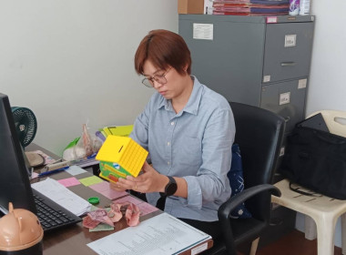 ร่วมกันทำกิจกรรมเปิดกระปุกออมสินและนับเงินจากกระปุกออมสิน ... พารามิเตอร์รูปภาพ 17