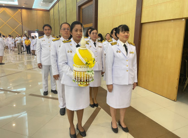 เข้าร่วมพิธีทำบุญตักบาตรและเจริญพระพุทธมนต์ถวายพระราชกุศลและพิธีวางพานพุ่มดอกไม้ถวายราชสักการะ เนื่องในวันคล้ายวันพระบรมราชสมภพพระบาทสมเด็จพระบรมชนกาธิเบศร มหาภูมิพลอดุลยเดชมหาราช บรมนาถบพิตร วันชาติ และวันพ่อแห่งชาติ 5 ธันวาคม 2567 ... พารามิเตอร์รูปภาพ 5