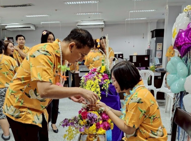 ร่วมกิจกรรมสรงน้ำพระและรดน้ำขอพรจากผู้ใหญ่ ... พารามิเตอร์รูปภาพ 6