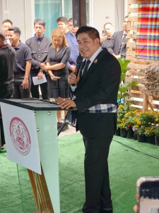 การลงพื้นที่ตรวจเยี่ยมชุมชนและมอบบ้านมั่นคงสหกรณ์บริการเคหสถานสามัคคีติวานนท์ จำกัด และเข้าร่วมงานสัมมนา “เครือข่ายสหกรณ์ชุมชนบ้านมั่นคง : เครื่องมือการพัฒนาชุมชนเข้มแข็ง“ ... พารามิเตอร์รูปภาพ 1