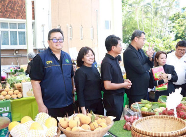 ร่วมลงพื้นที่เยี่ยมเยียนและให้กำลังใจเกษตรกรที่เข้าร่วมงานเทศกาลผลไม้เมืองนนท์ ... พารามิเตอร์รูปภาพ 1