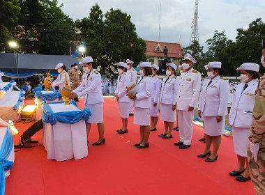 พิธีถวายเครื่องราชสักการะและวางพานพุ่ม ... พารามิเตอร์รูปภาพ 3