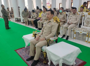 เข้าร่วมพิธีถวายภัตตาหารและเครื่องเขียนพระราชทาน ... พารามิเตอร์รูปภาพ 1