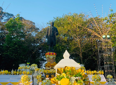 เข้าร่วมพิธีวันที่ระลึกพระบาทสมเด็จพระนั่งเกล้าเจ้าอยู่หัว ... พารามิเตอร์รูปภาพ 3